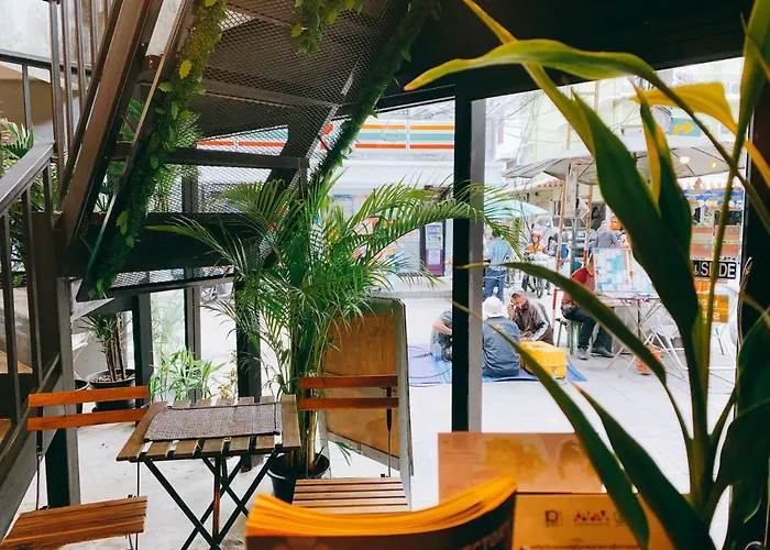 호스텔 Oasis Cafe And Nap