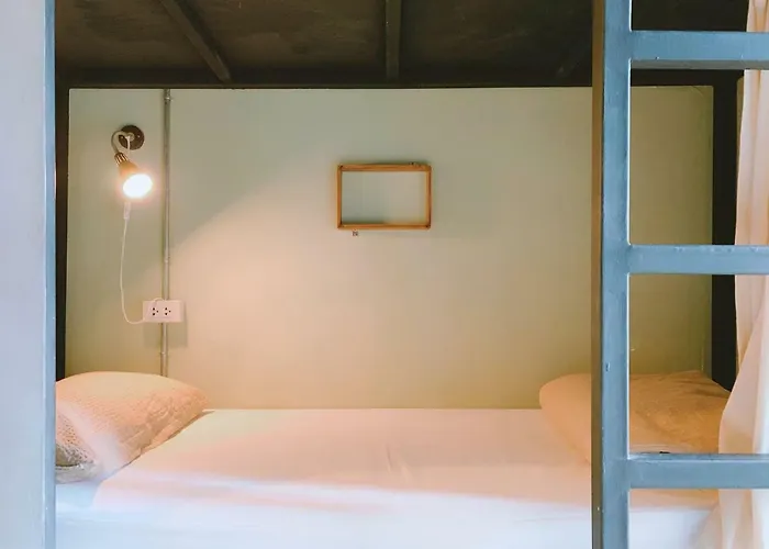 Oasis Cafe And Nap 호스텔 *