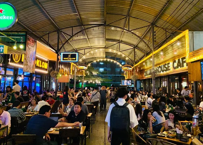 Oasis Cafe And Nap 호스텔 방콕